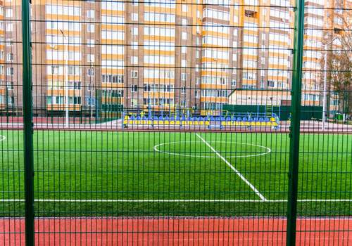2Д забор для футбольной площадки в Салехарде